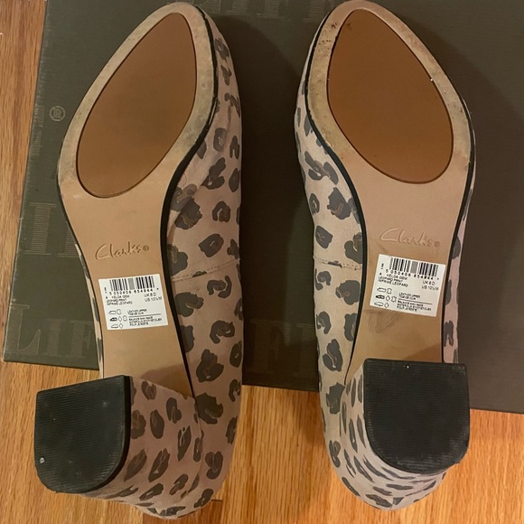 Clarks Women's Tan Leopard Print Heels - Picture 6 of 7